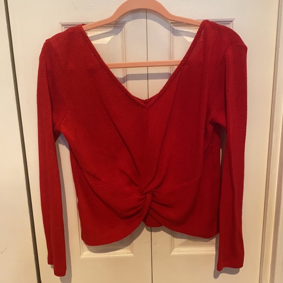 Dynamite Twist Back Top - Picture 2 of 2